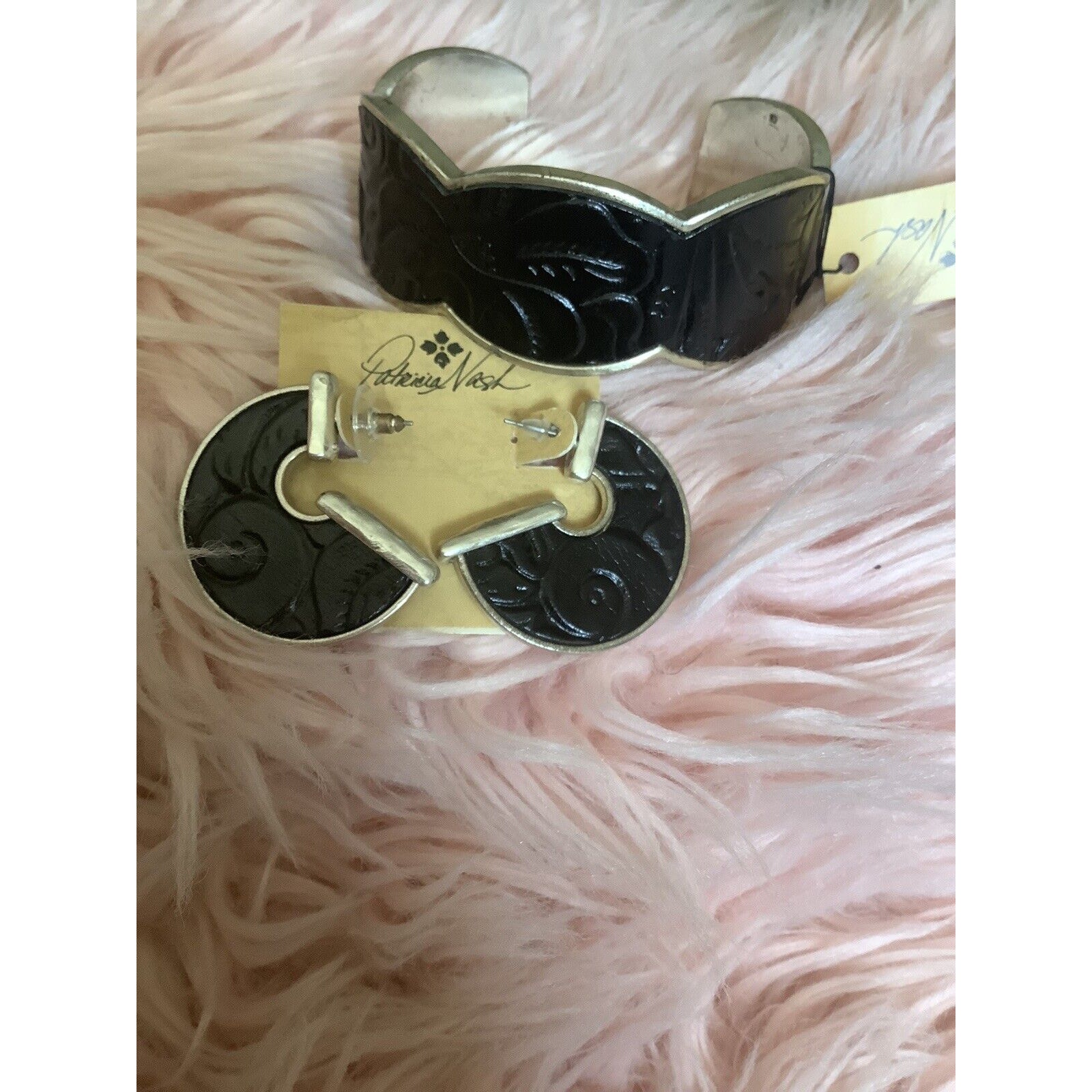 Patricia Nash World Set 2 Pieces Charm Earrings And Bracelet